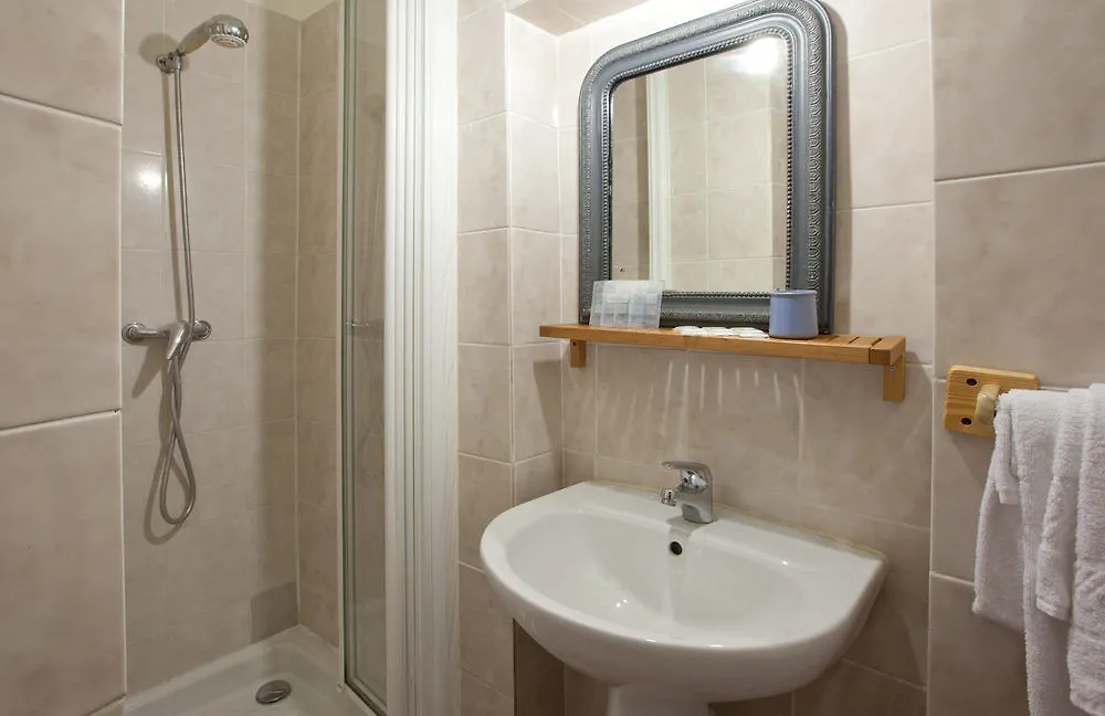 Hotel Esmeralda Paris 2*,  France