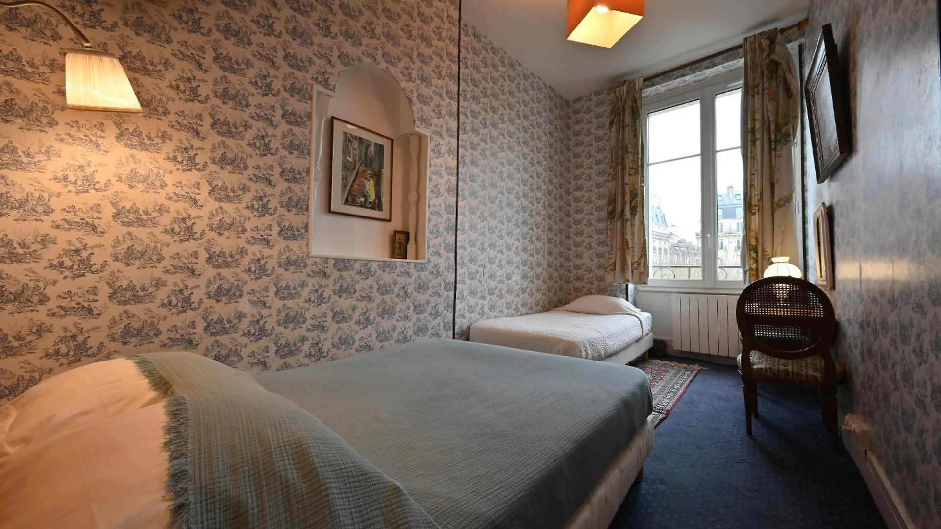 Hotel Esmeralda Paris 2*,  France